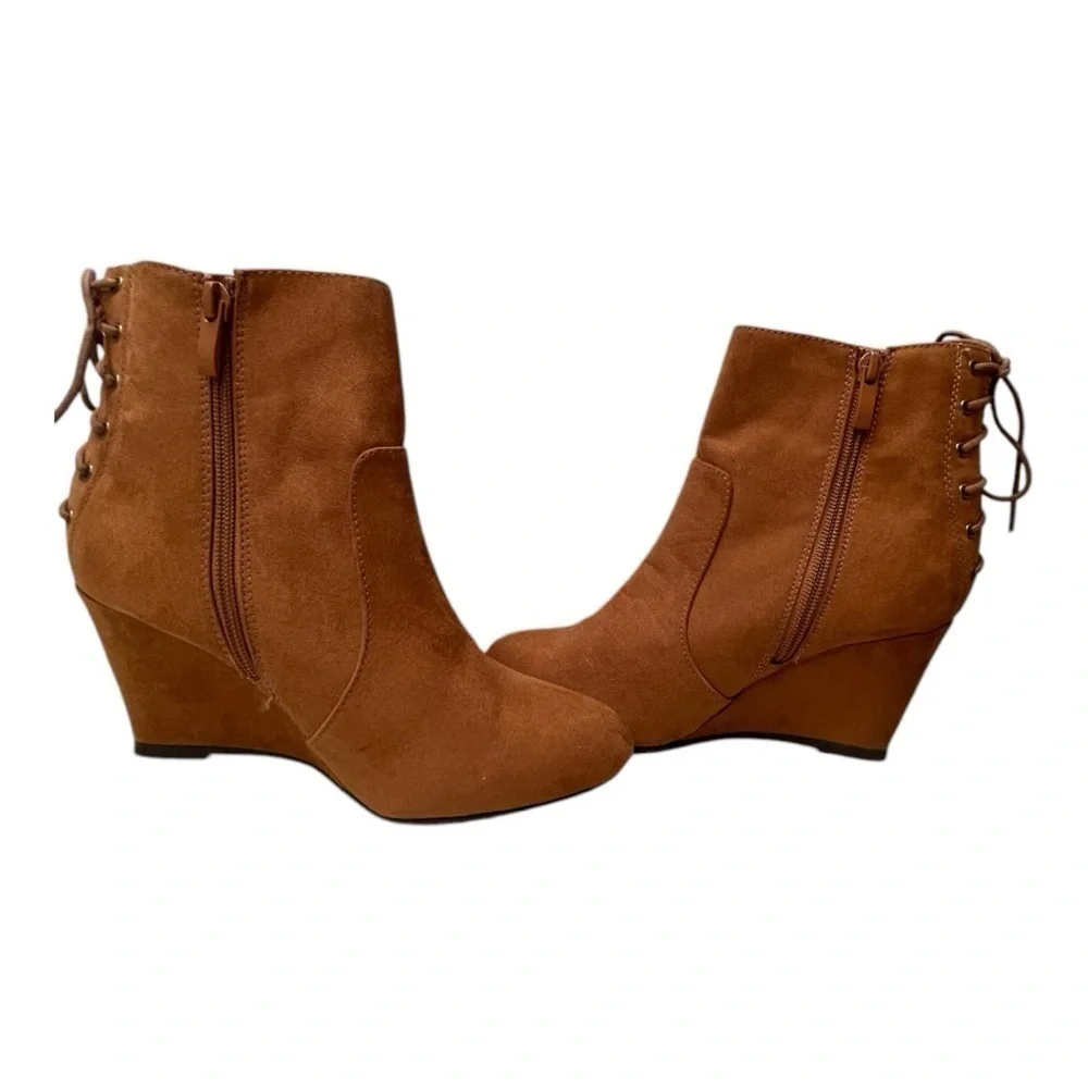 LC by Laundry women’s brown booties size 6M, lace up back zippered side